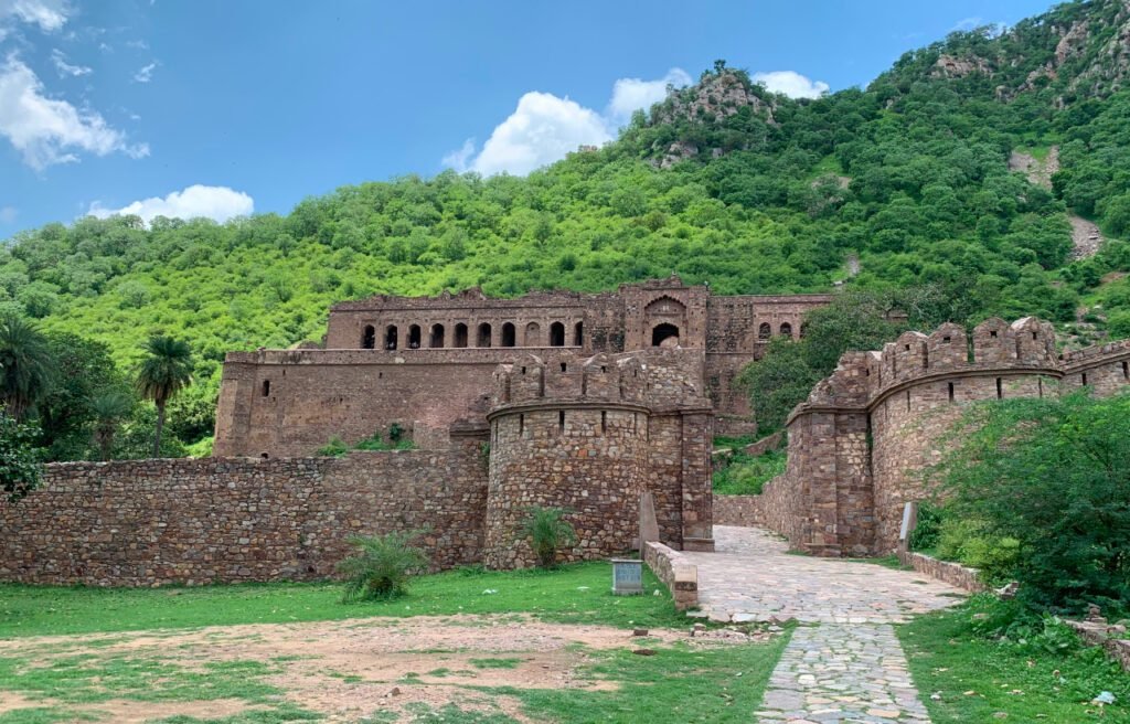 Bhangarh fort - India's 5 most haunted places