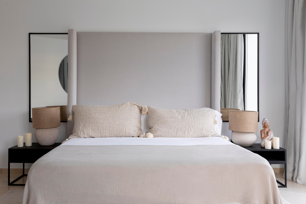 monochromatic décor ideas for bedroom
